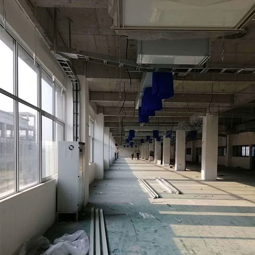 電子無(wú)塵車(chē)間風(fēng)管安裝工作-志遠凈化工程項目