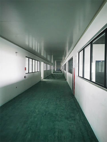 新鄉市弘力電源電子無(wú)塵車(chē)間潔凈走廊建設進(jìn)度-志遠凈化工程項目